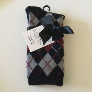MEMOI CASHMERE BLEND SOCKS BLACK RED GREY WOMENS ONE SIZE NWT